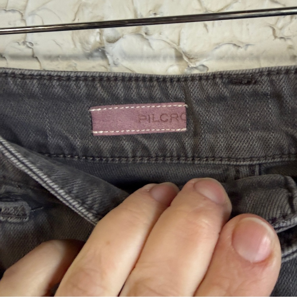 Pilcro Women’s Charcoal Relaxed Jeans - Picture 5 of 10